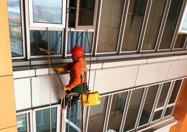 高空外墻如何清洗？教你5種不同材質外墻清洗
